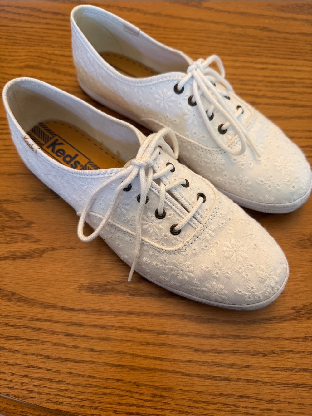 Keds Women's White Floral Eyelet Lace-Up Sneakers 8.0